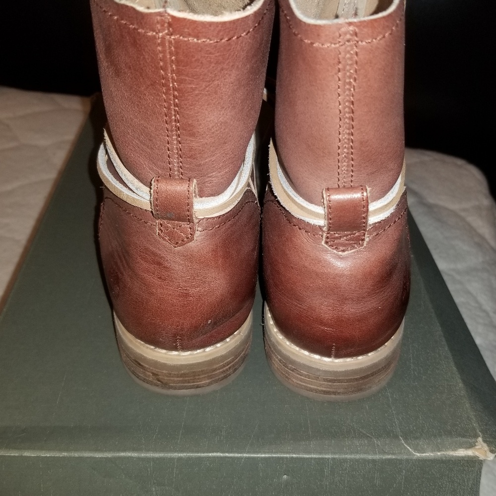 Timberlands - Picture 3 of 3